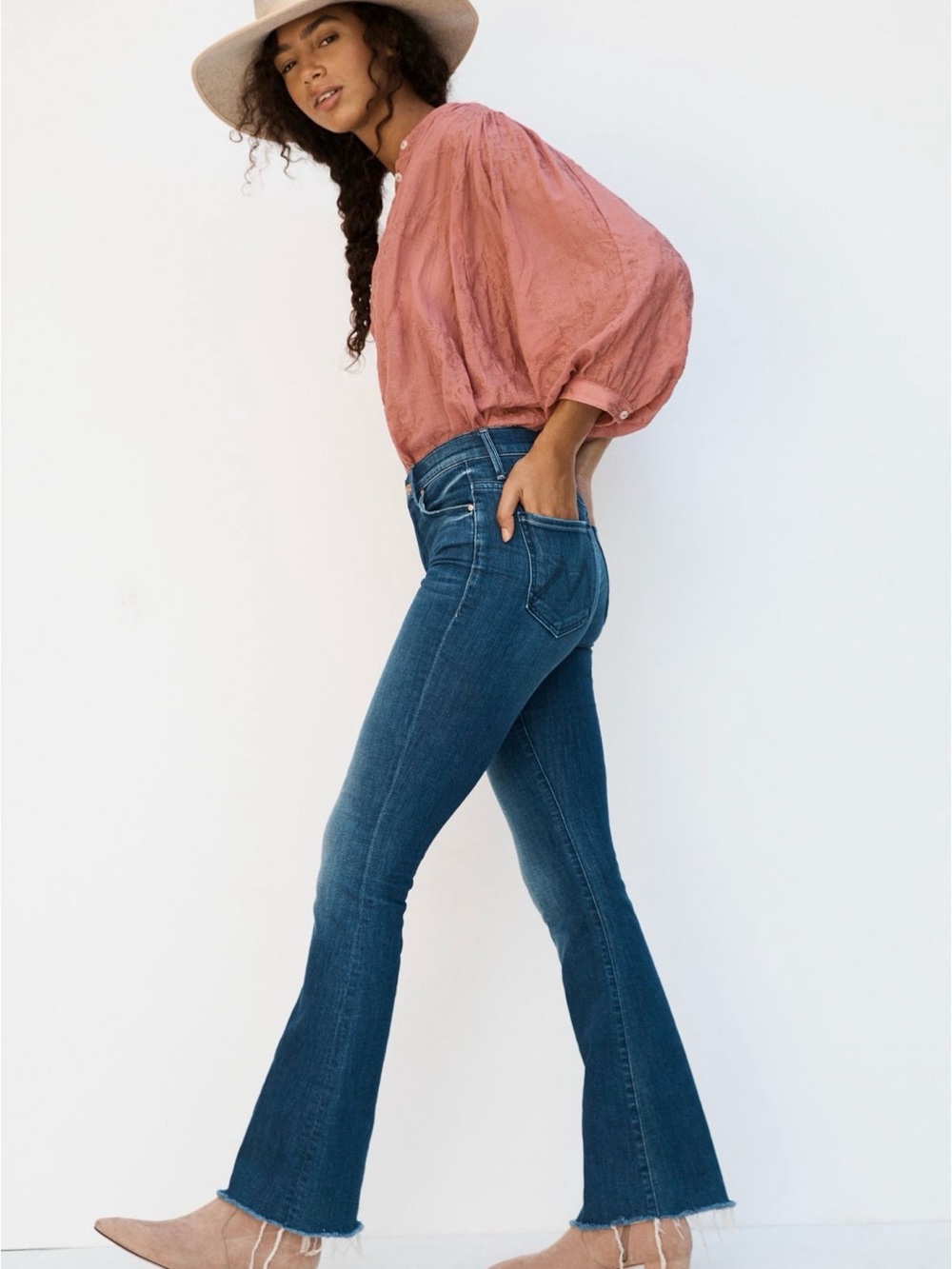 NWT MOTHER Jeans - The Weekender Frayed Flare - Size 28